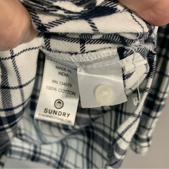 Sundry navy white plaid flannel button down. Size 2 (8-10) M‎ - Picture 6 of 9